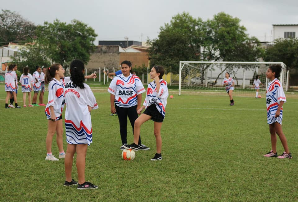 Secretaria de Esportes disponibiliza aulas gratuitas de futebol feminino –  Prefeitura Estância Turística Guaratinguetá