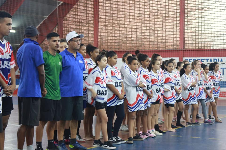 Secretaria de Esportes disponibiliza aulas gratuitas de futebol feminino –  Prefeitura Estância Turística Guaratinguetá