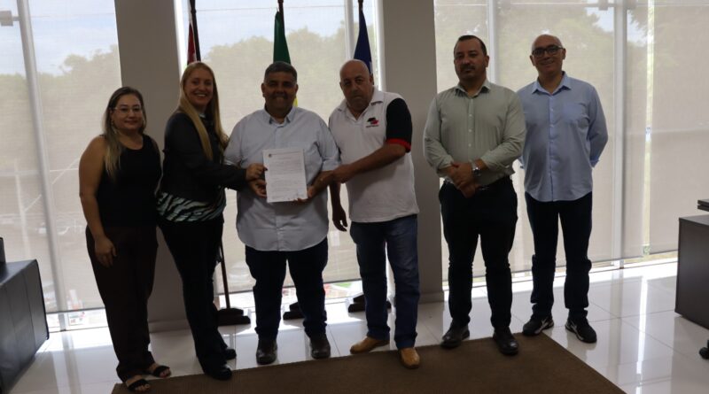 Pelo segundo ano consecutivo, a Prefeitura de Guaratinguetá assina projeto de lei para Acordo Coletivo com o Sindicato dos Servidores Municipais