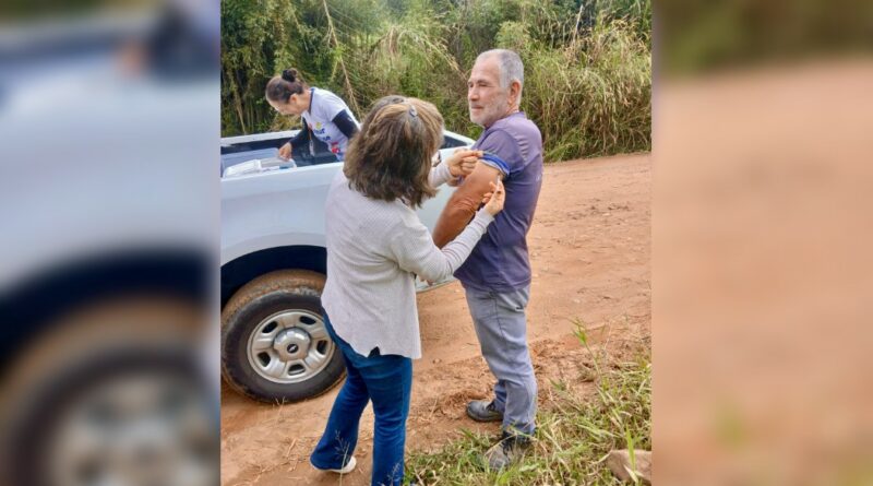 Guaratinguetá realiza ação de vacinação contra febre amarela na região da Rocinha com atendimento casa a casa